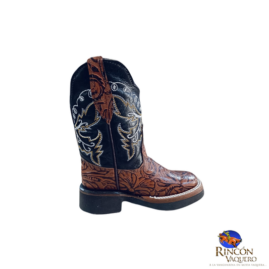Bota para niño con grabado floreado