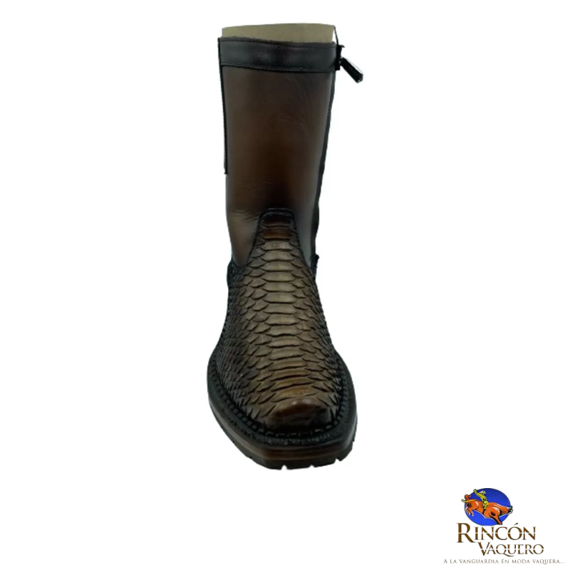 Bota de piel exótica color café artesanal