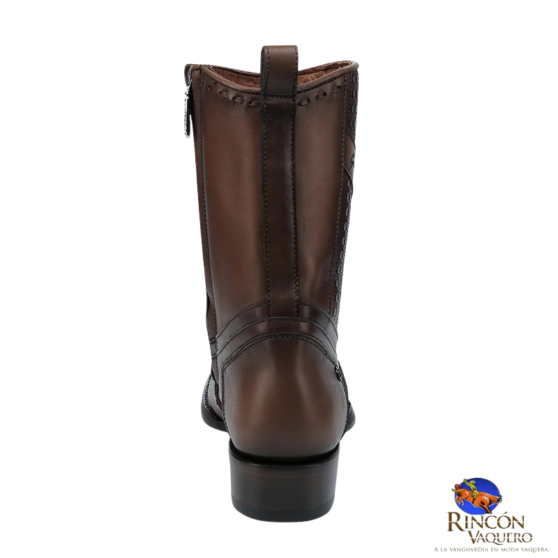 Bota de piel color miel con grabado laser