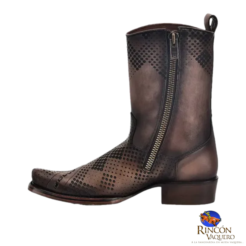 Bota casual de piel grabada color café